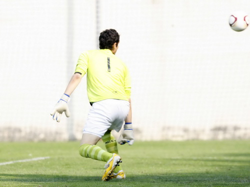 El meta vigués Matías no pudo hacer nada ante el tiro colocado de Adriá del segundo gol albaceteño
