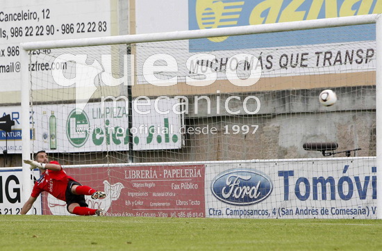 Miguel Martínez no pudo detener el disparo de Antunez que anotó el único gol de la tarde