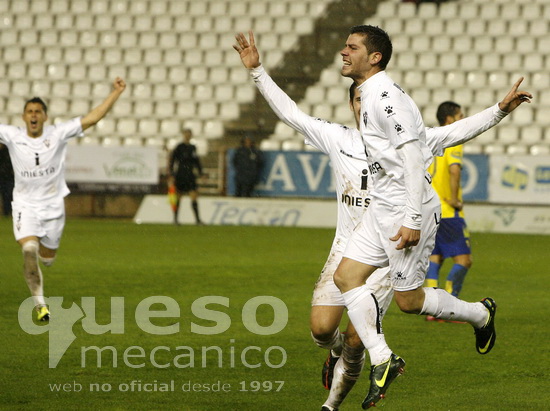 Victor Curto celebra el gol que supuso la victoria del Albacete frente al Cádiz