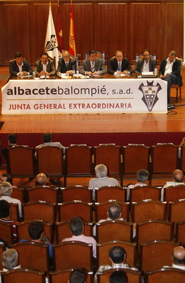 En Familia, muy pocos los asistentes a la Junta Extraordinaria de Accionistas del Albacete Balompié