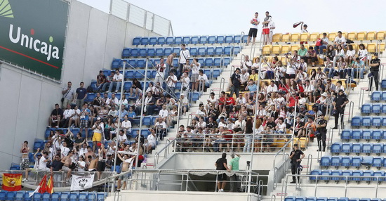 300 aficionados albaceteños estuvieron animando al equipo en Carranza