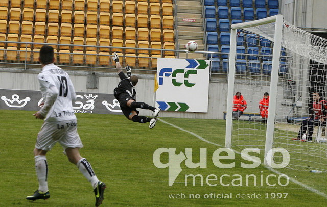 Miguel Núñez anotaba su primer gol de la temporada tras enganchar un estupendo disparo desde la frontal