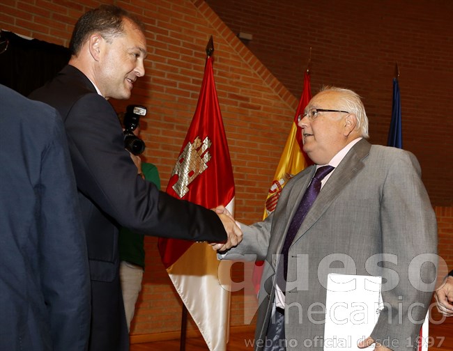Garrido nuevo presidente del Alba en la junta del homenaje a Ferre