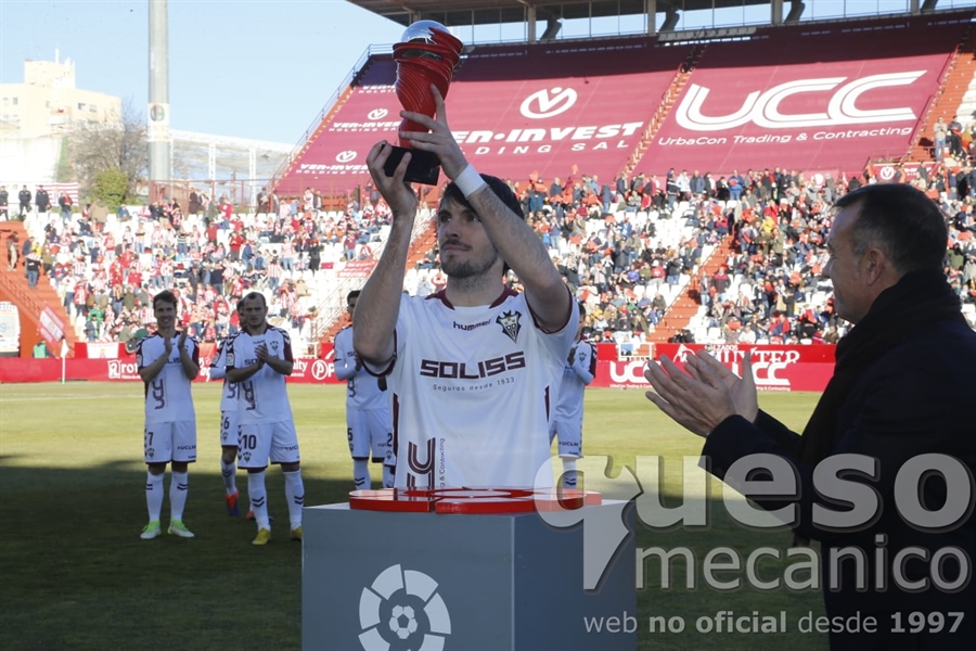 Eugeni recibía hoy el premio al mejor jugador de la Liga 123 del mes de diciembre de manos de Antonio López Alfaro