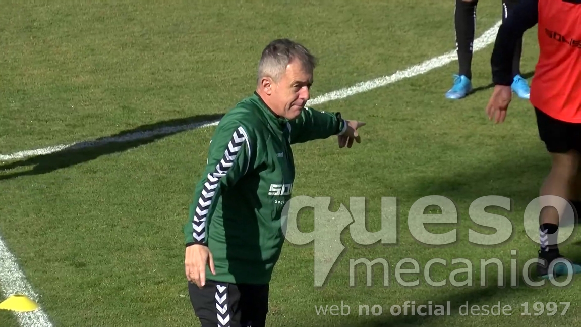 Lucas Alcaraz dirige su primer entrenamiento con el Albacete Balompié y comienza a definir su once .