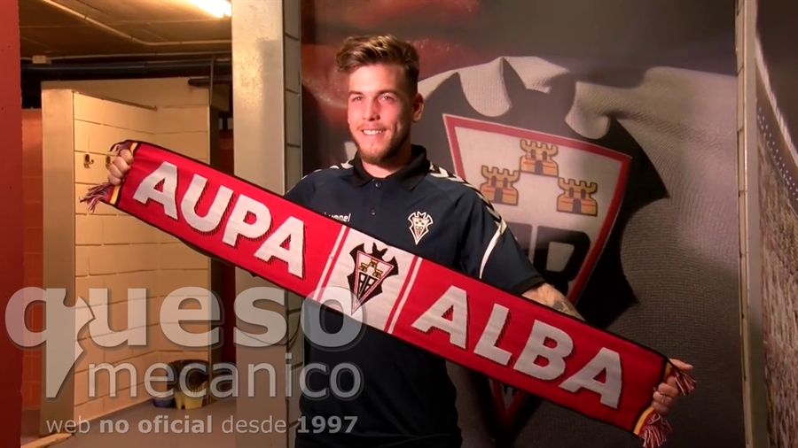 Álvaro Jiménez ilusionado en su presentación como jugador del Albacete Balompié
