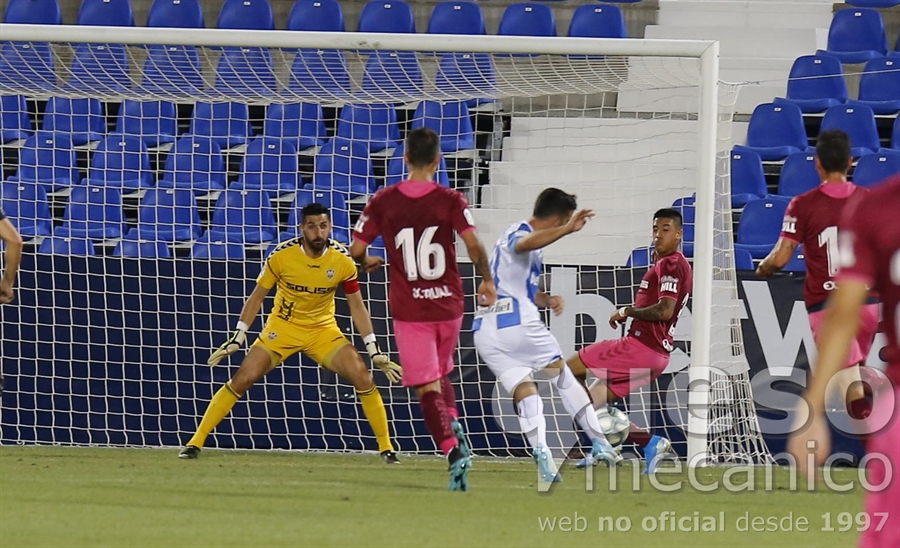 José Arnáiz anotaba el tercer gol pepinero tras una buena jugada de Javier Avilés