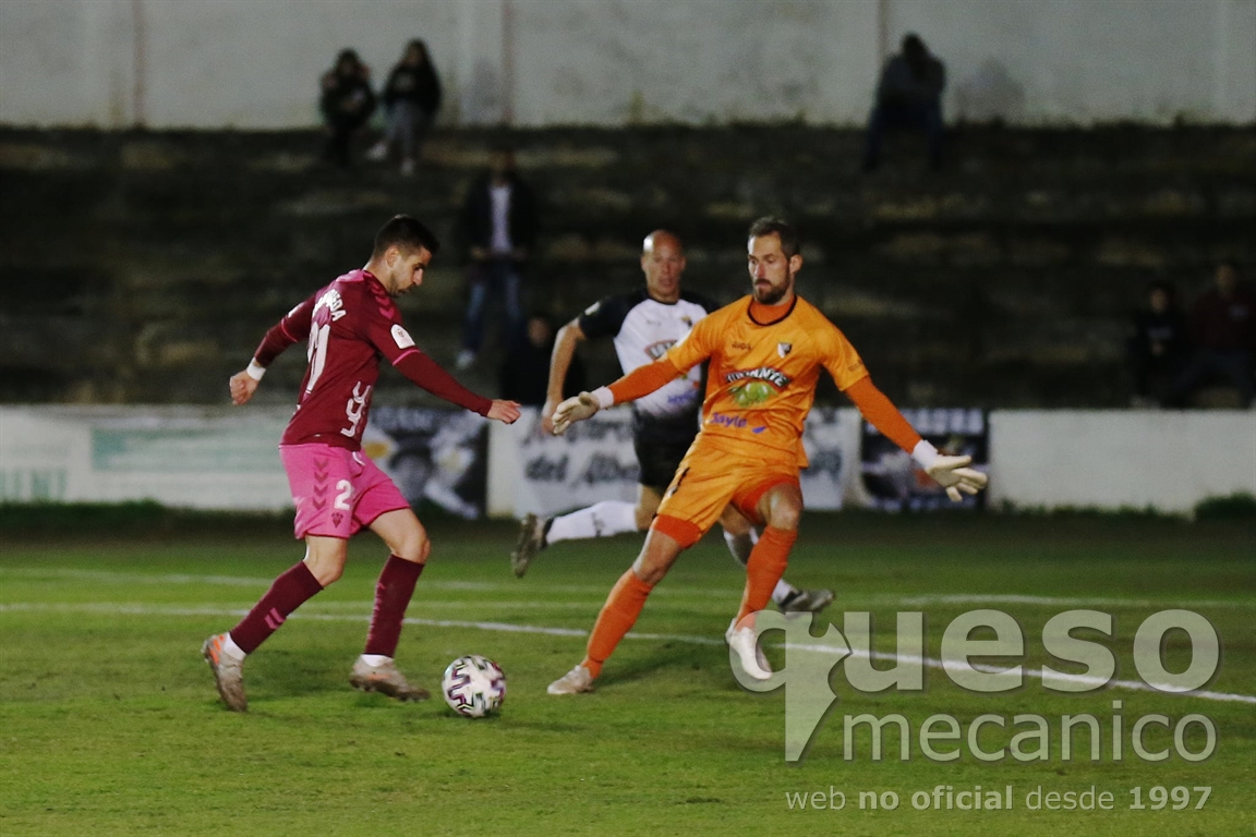 Dani Ojeda hizo el gol del Albacete ante el Tuledano: se planó solo ante el meta local y le batió por su lado izquierdo
