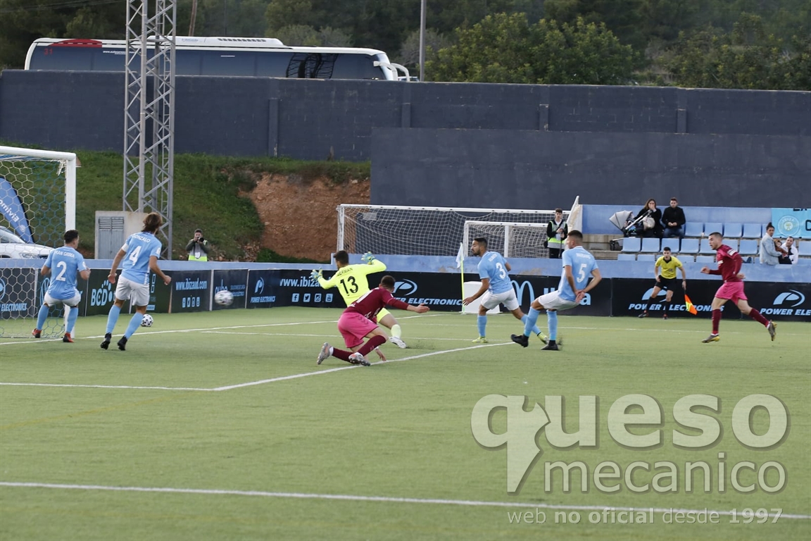 Álvaro Jiménez anotaba, al filo del descanso, el gol que, temporalmente ponía al Albacete por delante
