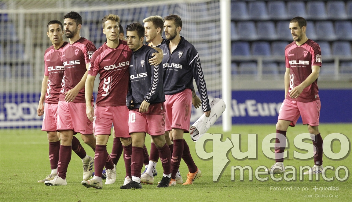 El Albacete vuelve a encajar cuatro tantos ante el Tenerife en un partido sin intensidad por parte de los de Ramis