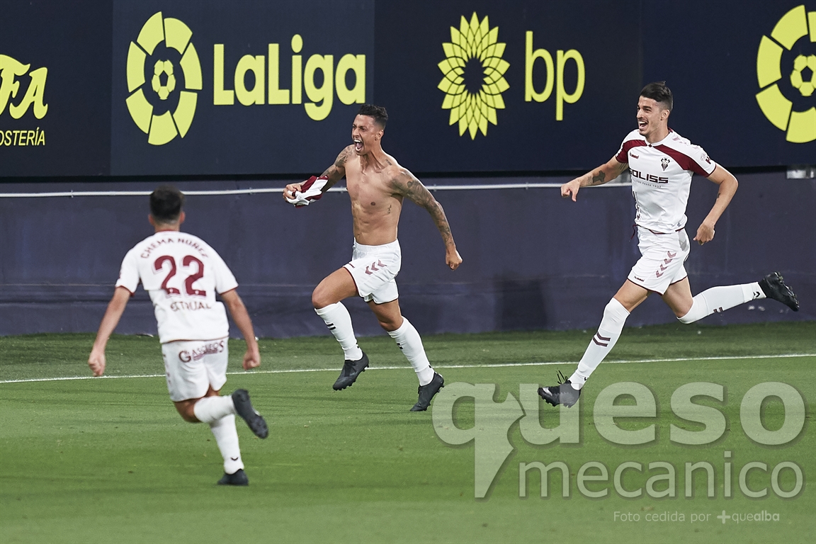 Celebración del gol del Albacete anotado por Maikel Mesa