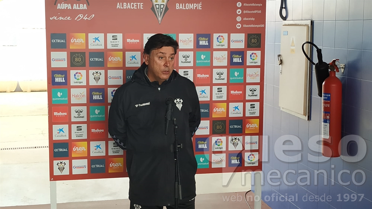 Rueda de prensa de Alejandro Menéndez en la previa del encuentro Albacete Balompié - Málaga C.F.
