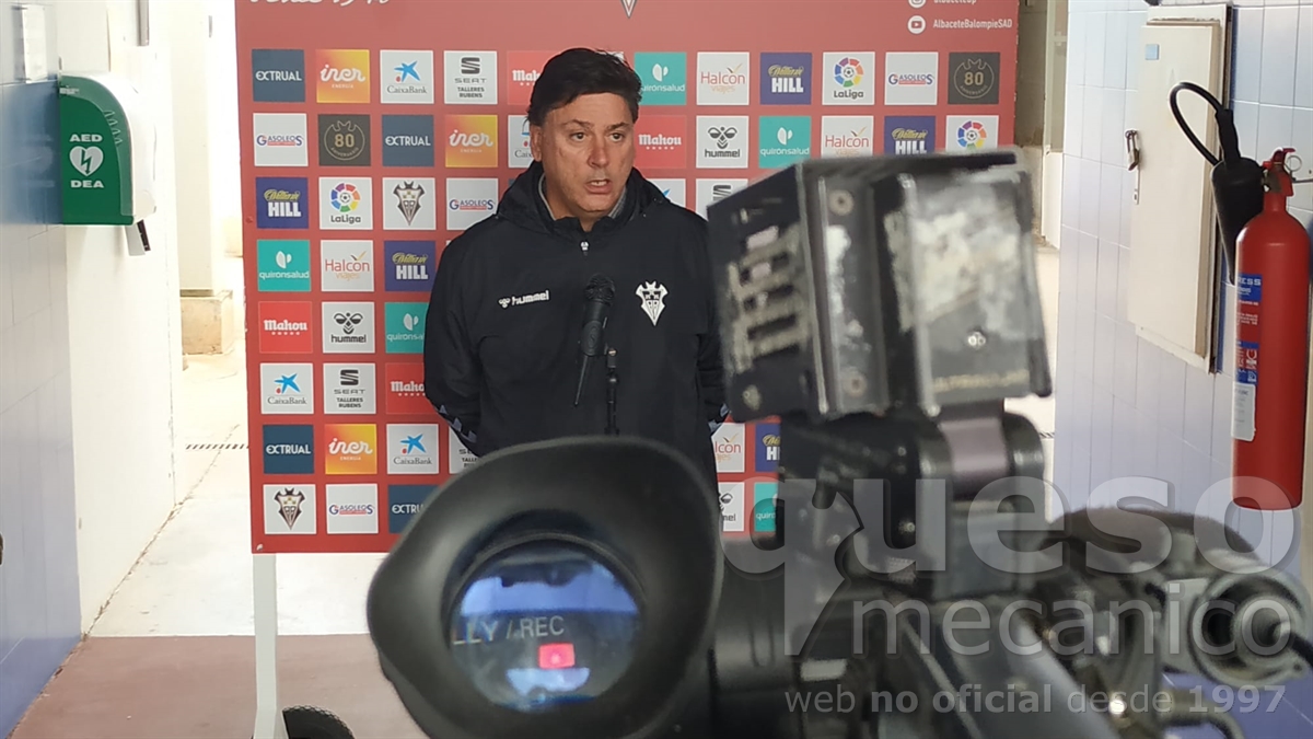 Rueda de prensa de Alejandro Menéndez en la previa del encuentro Real Oviedo - Albacete Balompié
