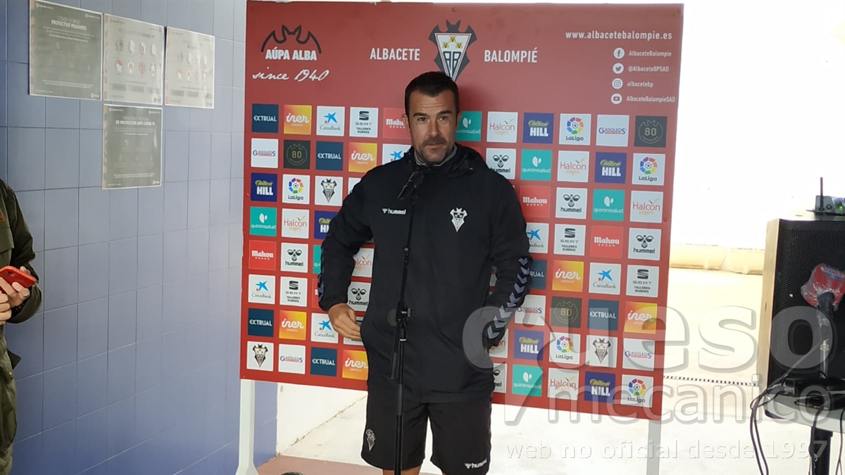Rueda de prensa de Aritz López Garai en la previa del encuentro U.D. Logroñés - Albacete Balompié correspondiente a la Jornada 14 del Campeonato Nacional de Liga de Segunda División A