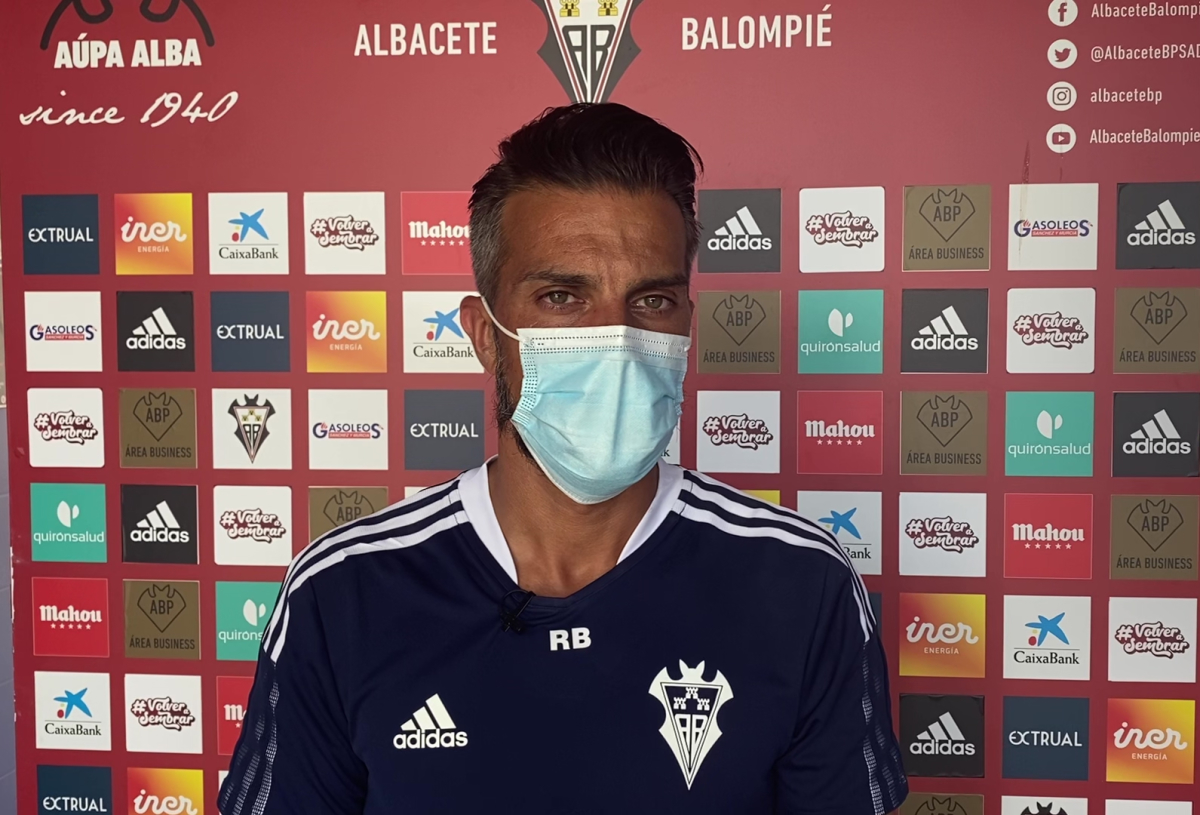 Rueda de prensa de Rubén de la Barrera en la previa del encuentro Albacete Balompié - F.C. Andorra