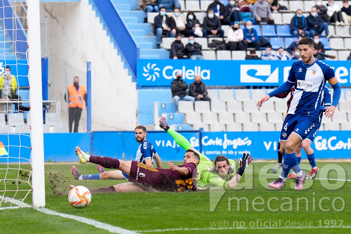 En el primer tiempo el Albacete dispuso de varias oportunidades para adelantarse en el marcador