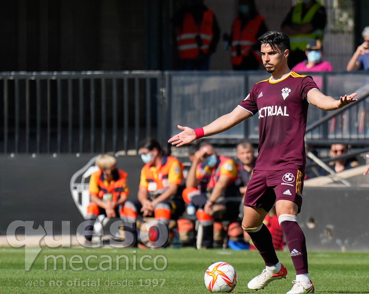 Javi Jiménez en uno de sus últimos partidos disputado con la camiseta del Albacete la temporada pasada