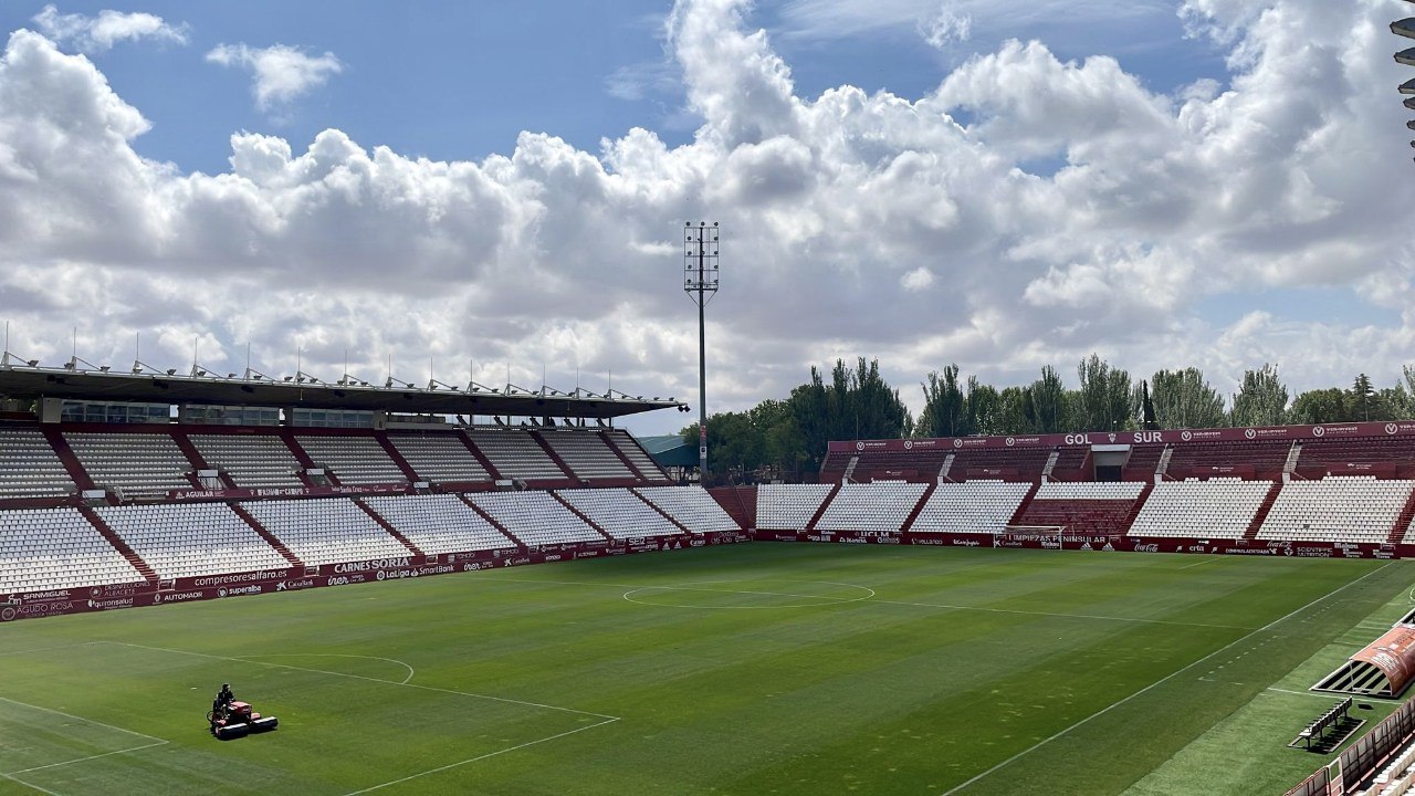El Estadio Carlos Belmonte sin el videomarcador que ha formado parte de del mismo durante los últimos 30 años