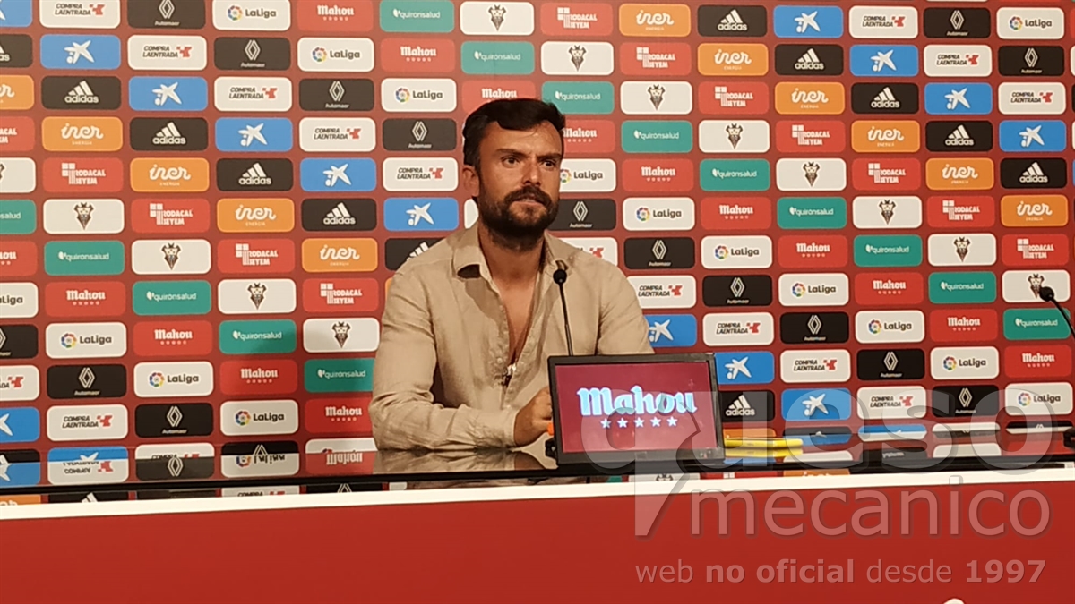 Rubén Albés: "Estoy feliz en el Albacete, y si uno es feliz su rendimiento aumenta"