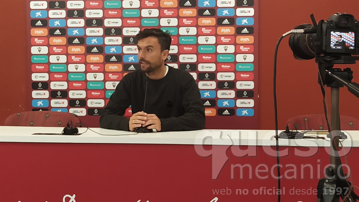 Rueda de prensa de Rubén Albés, entrenador del Albacete Balompié, en la previa del encuentro Albacete - Real Oviedo