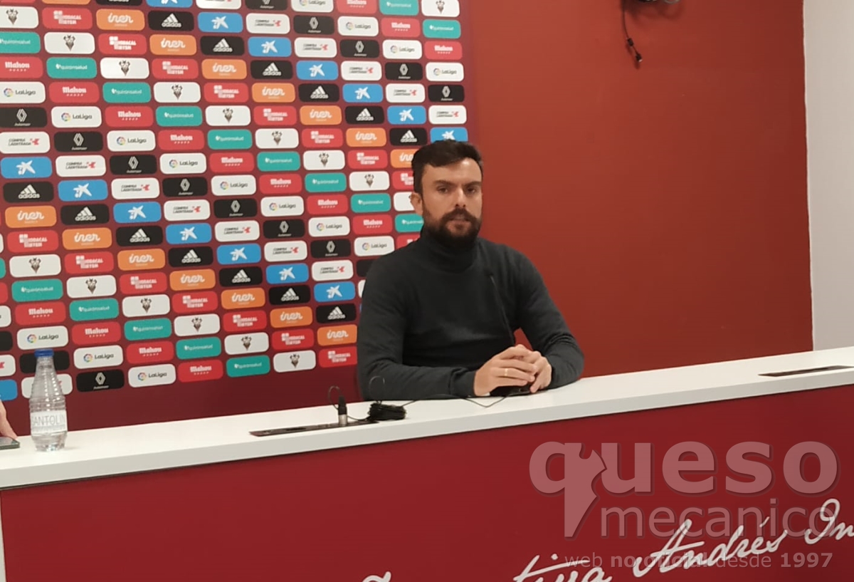Rueda de prensa de Rubén Albés, entrenador del Albacete Balompié, en la previa del encuentro Albacete - Real Racing Club de Santander"