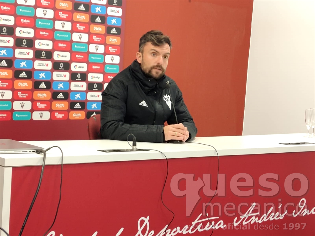 Rueda de prensa de Rubén Albés en la previa del encuentro U.D. Logroñés - Albacete Balompié correspondiente a la segunda eliminatoria de la Copa de S.M. El Rey