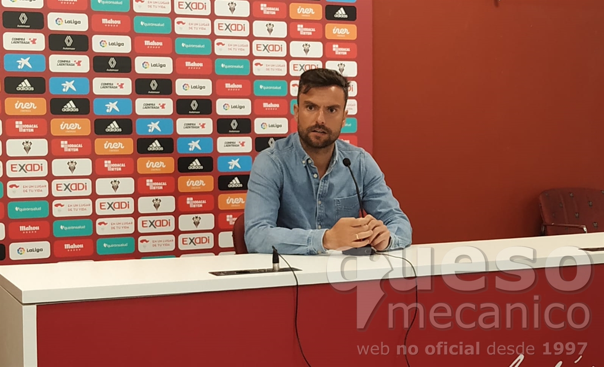 Rueda de prensa de Rubén Albés, entrenador del Albacete Balompié, en la previa del encuentro Albacete Balompié - Granada C.F. 