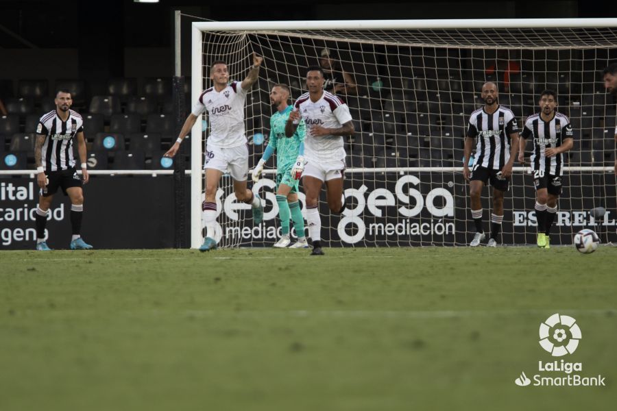Jonathan Dubasin acortaba distancias para el Alba anotando su primer gol con la camiseta blanca en partido oficial