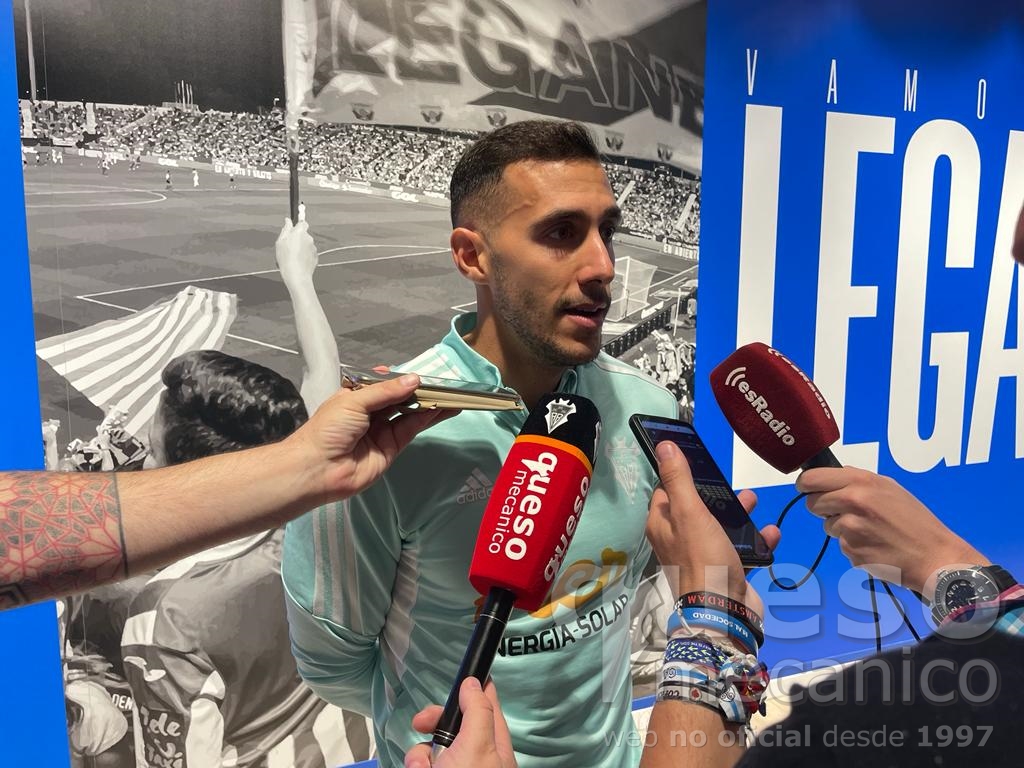 Álvaro Rodriguez: "Ha sido un plus celebrar el gol con los aficionados mirándolos a la cara"