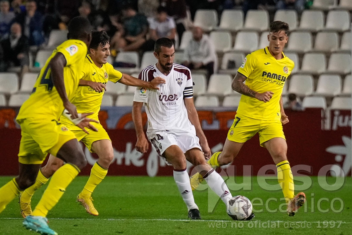 Sergi Maestre estrenó titularidad en Segunda División ante el Villarreal B