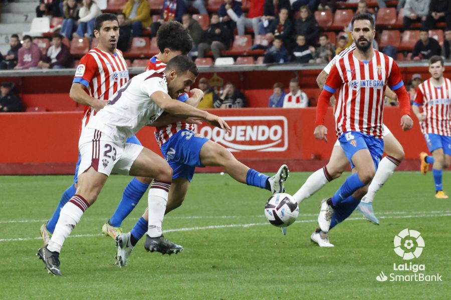 Álvaro Rodríguez se estrenaba como goleador y ponía momentáneamente al Albacete con ventaja en El Molinón