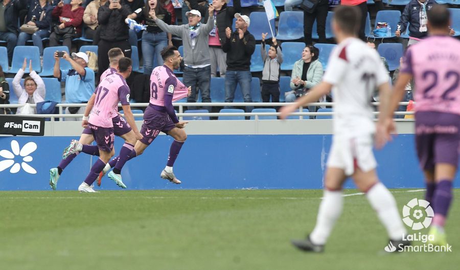 El Tenerife anotó su gol de penalti en unos primeros 20 minutos en los que fueron superiores al Albacete