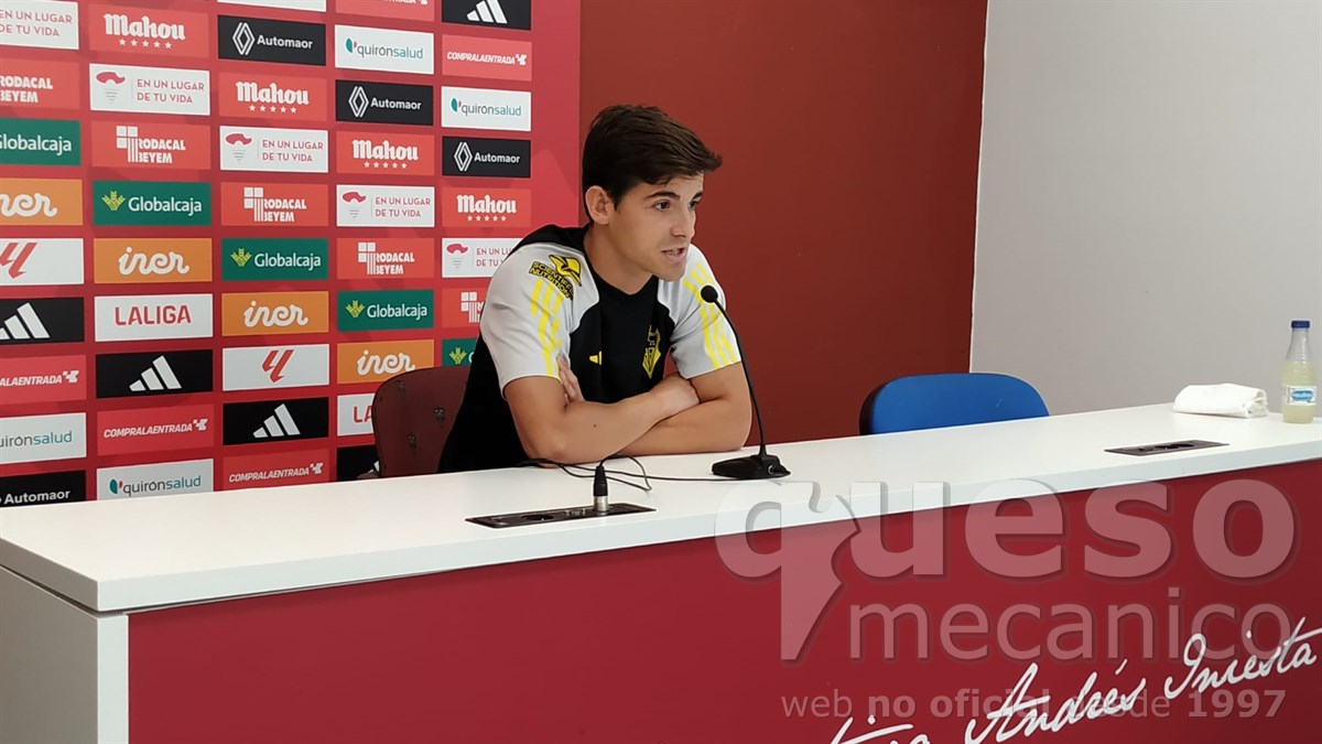 Rueda de prensa de Riki Rodriguez, jugador del Albacete Balompié, en la semana previa del encuentro C.D. Leganés - Albacete Balompié