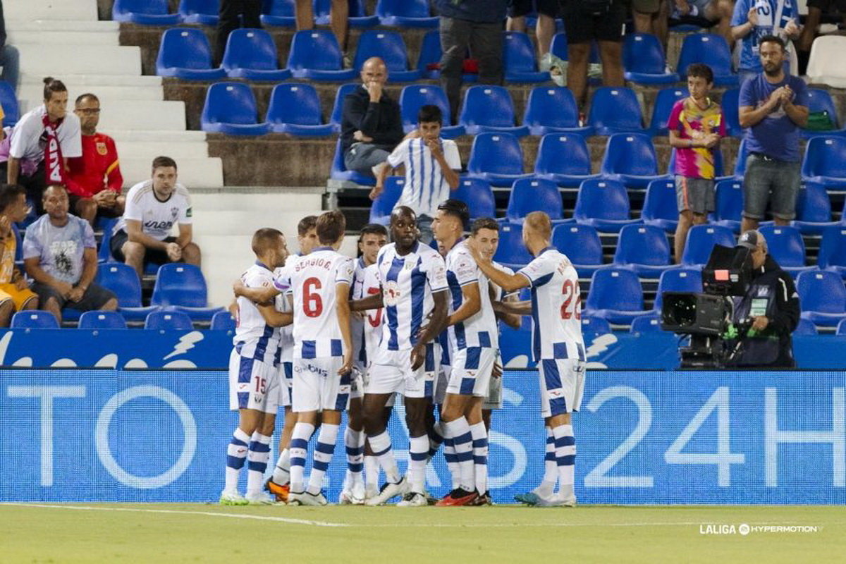Igual que sucediera la temporada pasada, aunque con un final muy distinto, el Leganés se adelantó mediado el primer tiempo con una penalti a favor