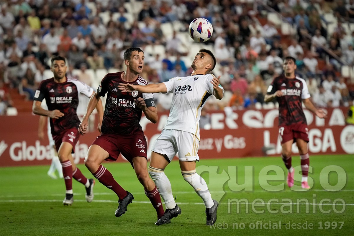 Manu Fuster dispuso de varias ocasiones para ampliar la diferencia en el marcador a favor del Albacete