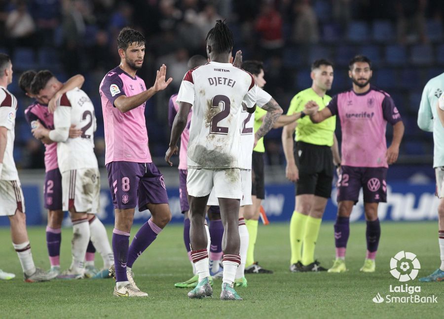 Un tempranero y dudoso penalti le cuesta al Albacete su primera derrota del año